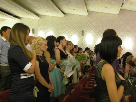 Відкриття урочистої події - лунає гімн України