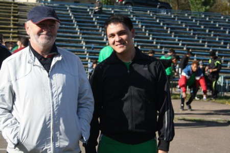 Ректор КМУ УАНМ Князевич В.М. та капітан команди з футболу Кадиров Мерген